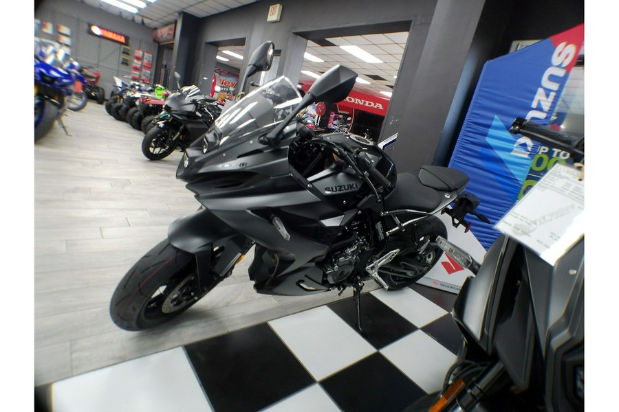 2025 Suzuki GSX-S 8R