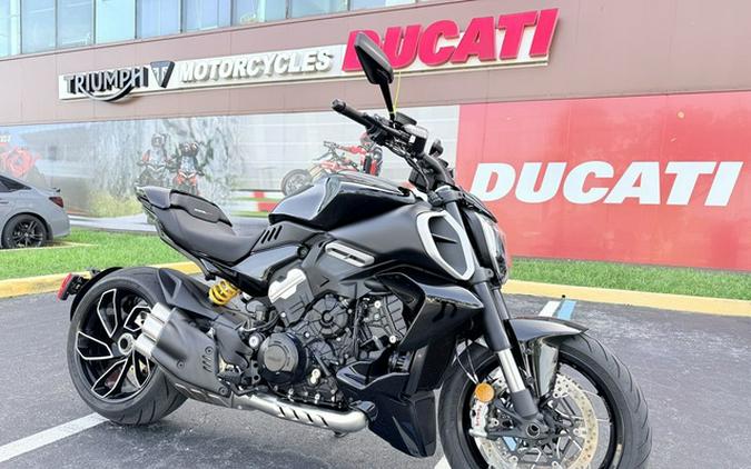 2023 Ducati Diavel V4 Thrilling Black