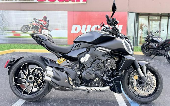 2023 Ducati Diavel V4 Thrilling Black