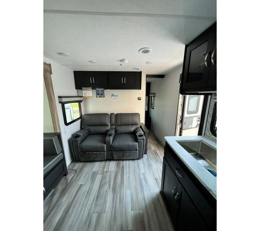 2023 Coachmen Freedom Express Ultra Lite 252RBS