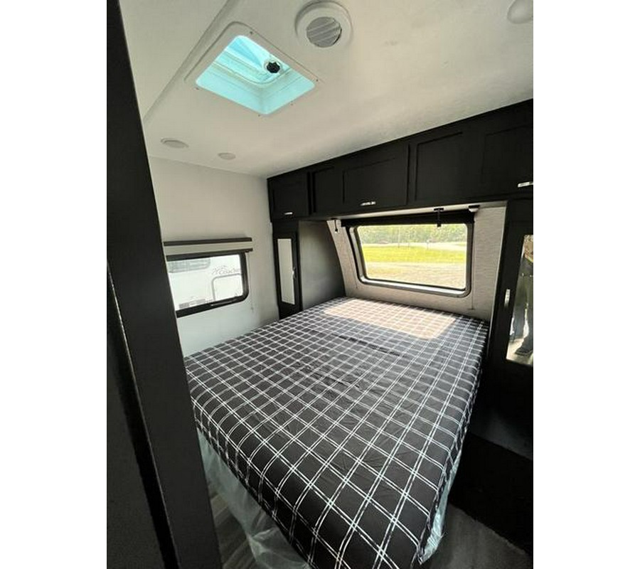 2023 Coachmen Freedom Express Ultra Lite 252RBS