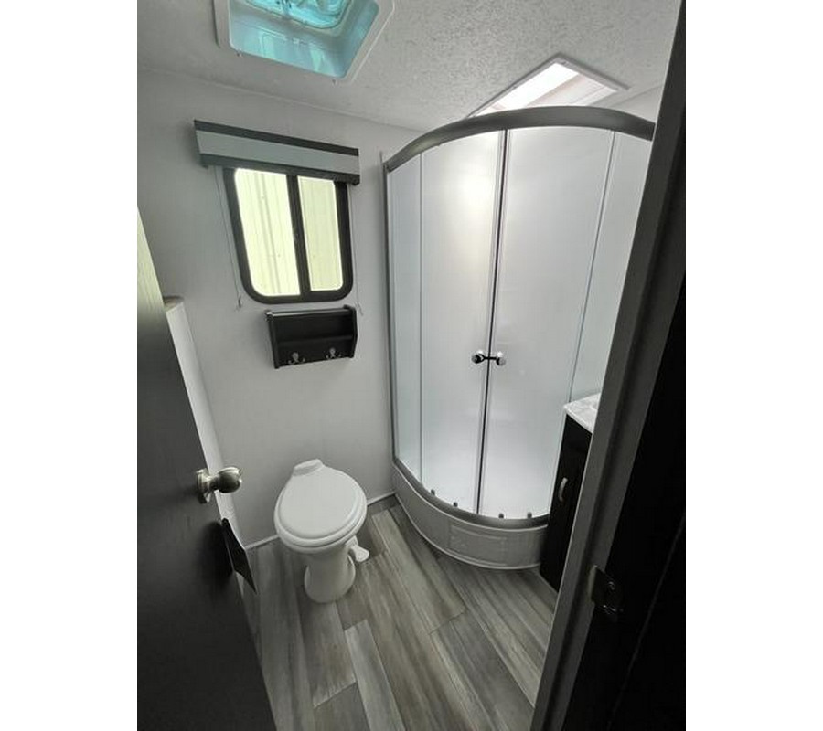 2023 Coachmen Freedom Express Ultra Lite 252RBS