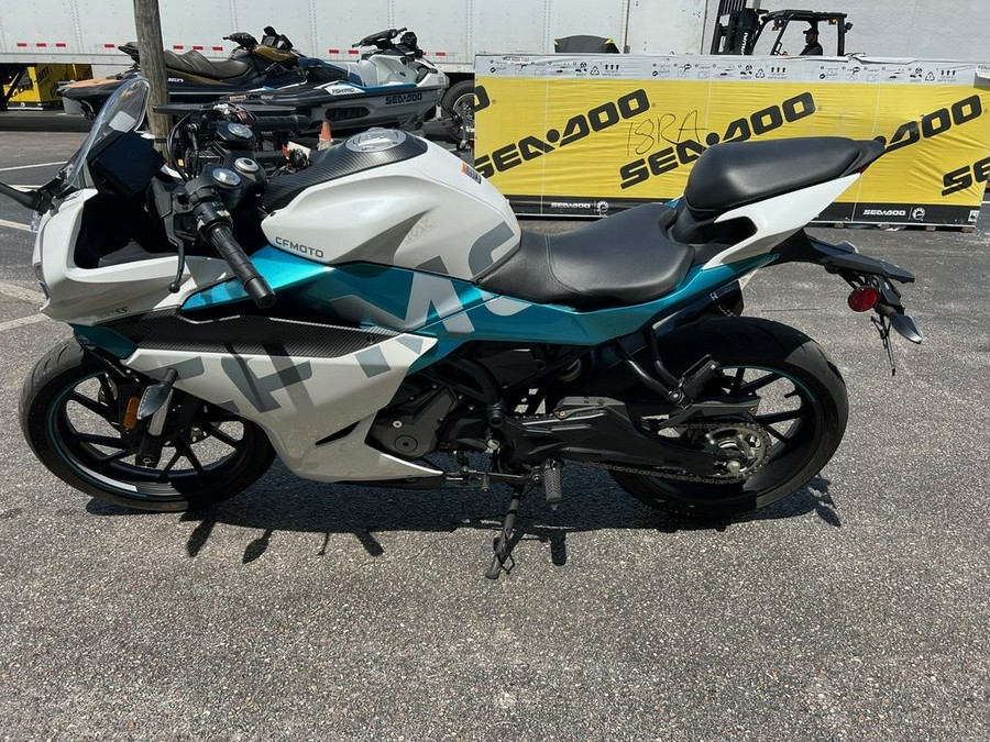 2022 CFMOTO 300SS