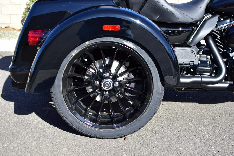 2025 Harley-Davidson Tri Glide Ultra FLHTCUTG