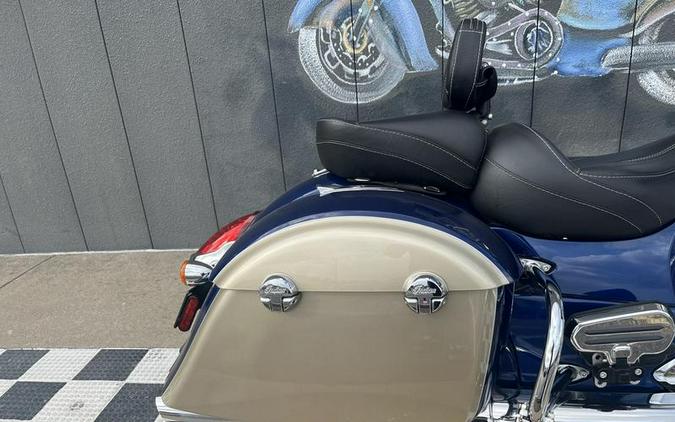 2019 Indian Motorcycle® Chieftain® Classic Deep Water Metallic / Dirt Track Tan