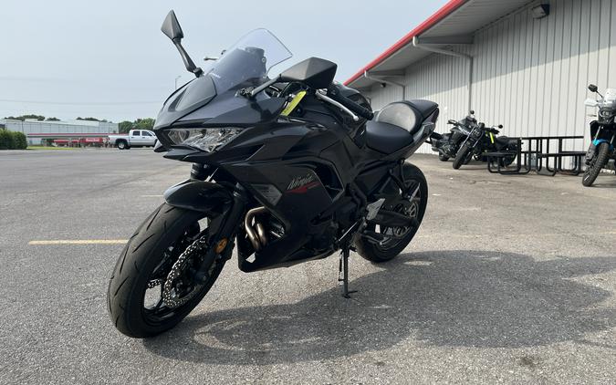 2026 Kawasaki Ninja® 650 Base