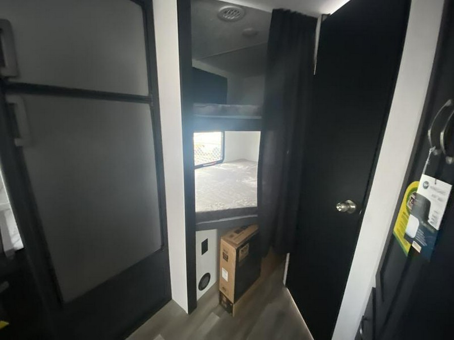 2023 Coachmen Freedom Express Ultra Lite 257BHS