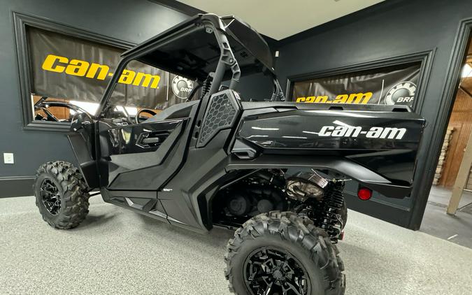 2025 Can-Am Commander XT 700