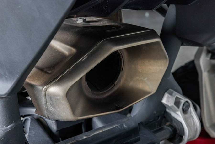 2024 Can-Am Maverick R X Legion Red