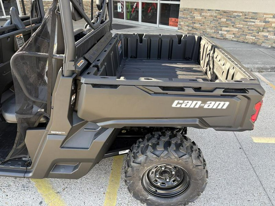 2026 Can-Am® Defender MAX HD7