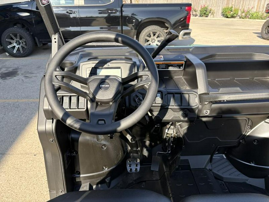 2026 Can-Am® Defender MAX HD7