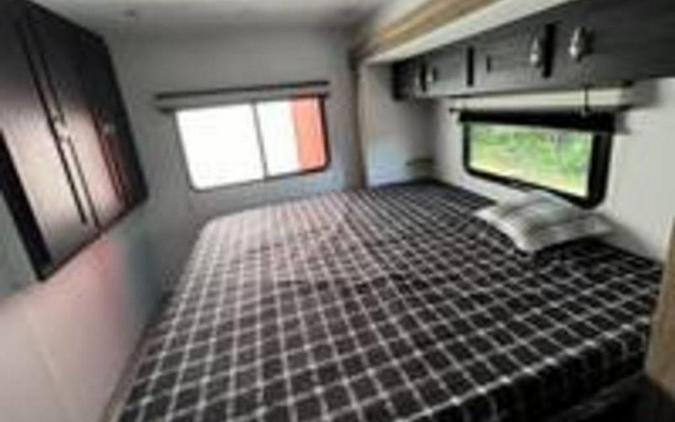 2023 Coachmen Freedom Express Ultra Lite 259FKDS