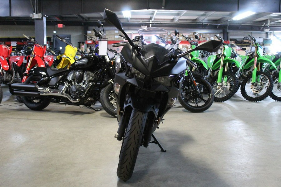 2026 Kawasaki Ninja® 500 Base