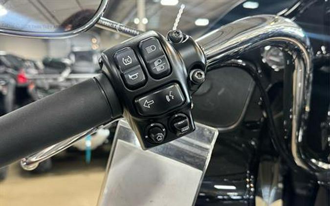 2025 Harley-Davidson Road Glide® 3