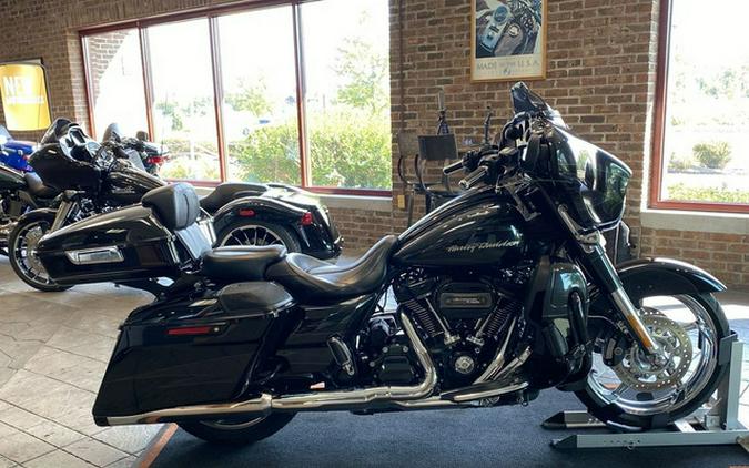 2017 Harley-Davidson FLHXSE - CVO Street Glide