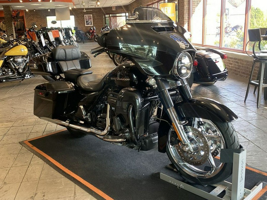 2017 Harley-Davidson FLHXSE - CVO Street Glide