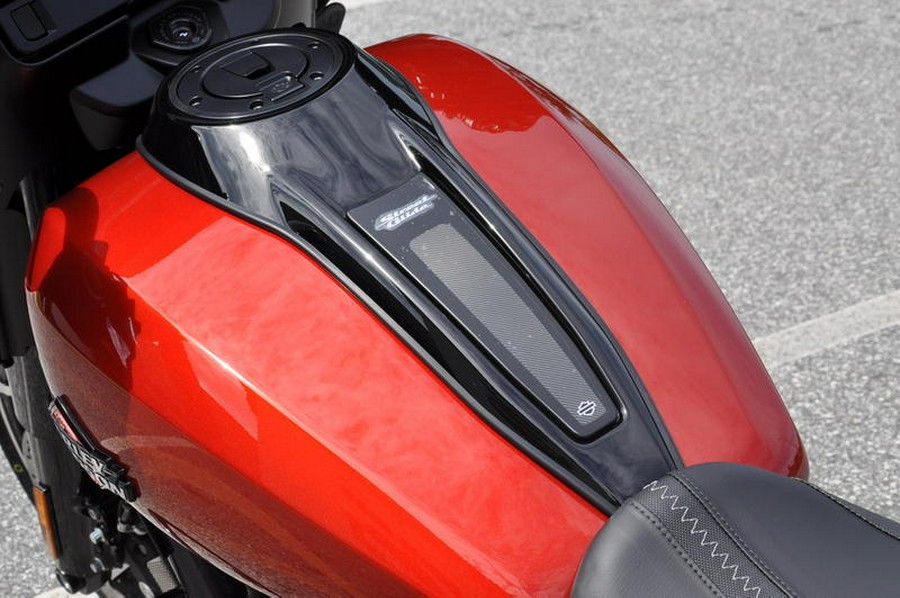 2025 Harley-Davidson® FLHX - Street Glide®