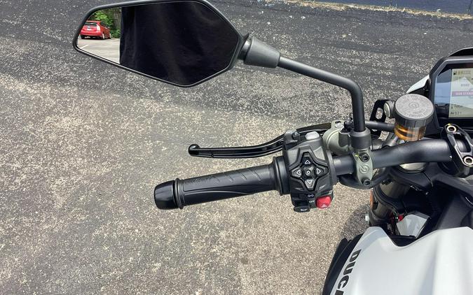2026 Ducati MONSTER PLUS