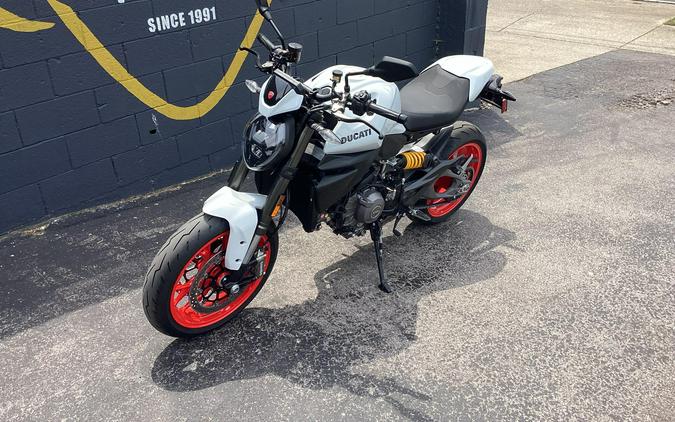 2026 Ducati MONSTER PLUS