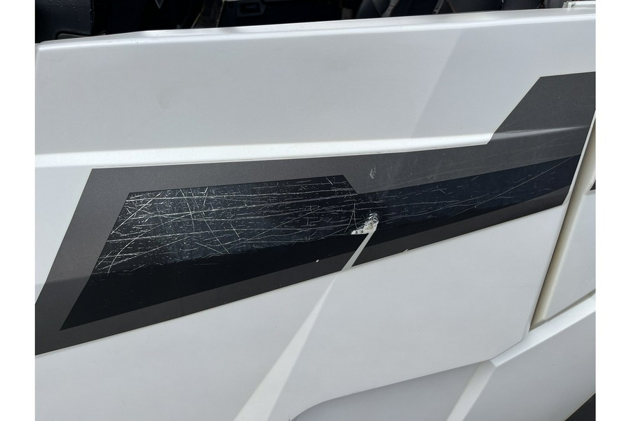 2022 Polaris GENERAL XP 4 1000 Deluxe Matte Ghost White Metallic