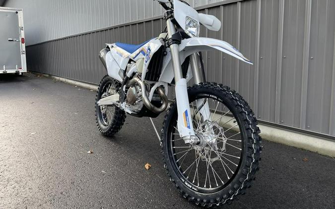 2023 Husqvarna FE 450 First Look [6 Fast Facts – New Model]