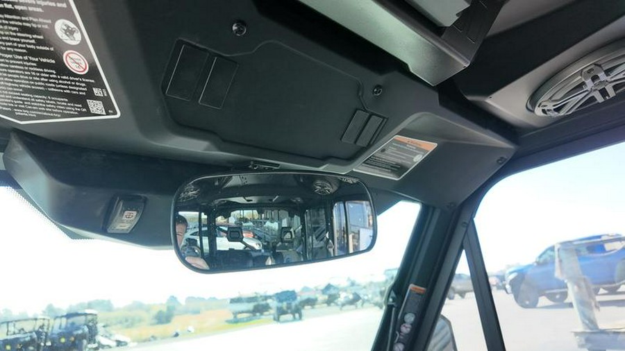 2025 Can-Am® Defender MAX Lone Star Cab HD10