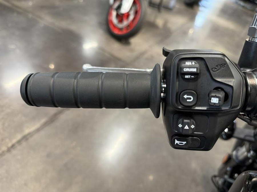 2025 Indian Motorcycle® Super Scout® Black Metallic