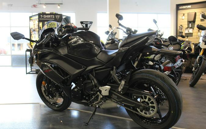 2026 Kawasaki Ninja® 650 Base