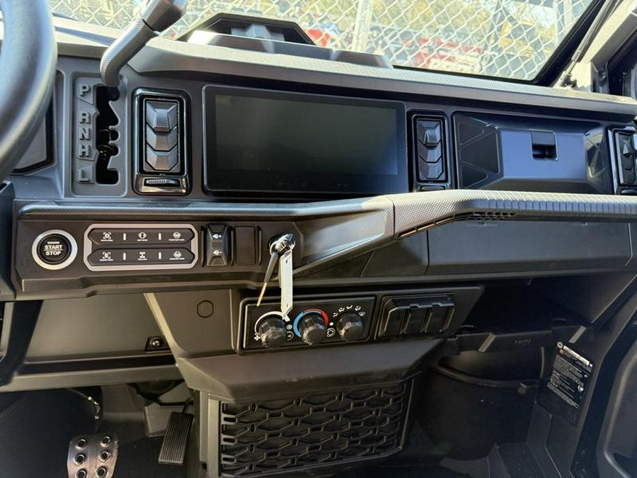 2026 Can-Am® Defender MAX Limited HD11