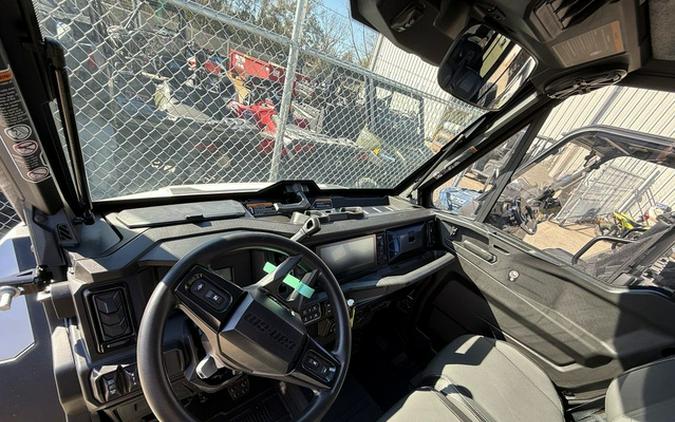 2026 Can-Am Defender MAX Limited HD11