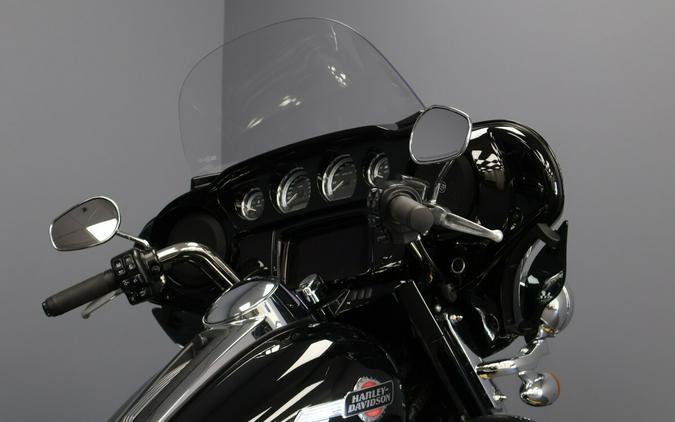 2023 Harley-Davidson® Ultra Limited FLHTK