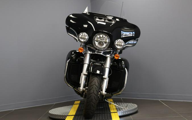 2023 Harley-Davidson® Ultra Limited FLHTK