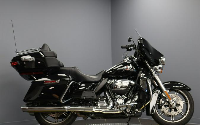 2023 Harley-Davidson® Ultra Limited FLHTK