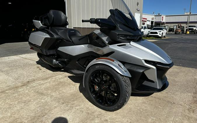 2024 Can-Am® Spyder RT Limited Dark Wheels