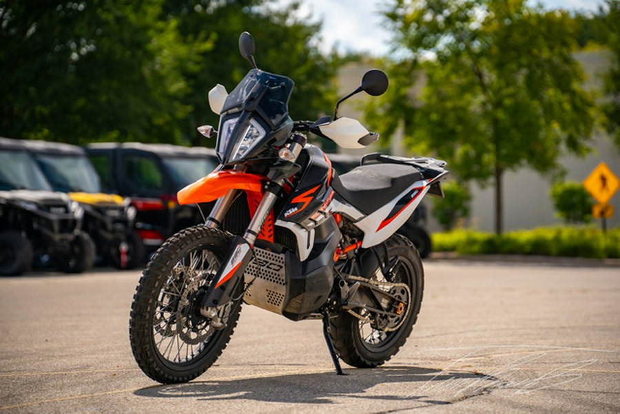 2021 KTM Adventure 890 R