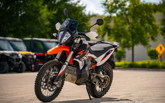 2021 KTM Adventure 890 R