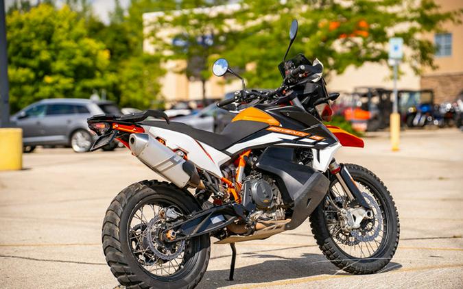 2021 KTM Adventure 890 R