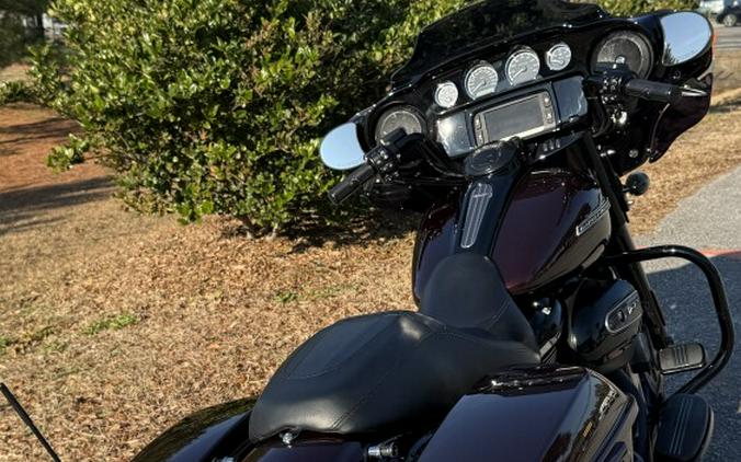 2018 Harley-Davidson® FLHXS Street Glide® Special
