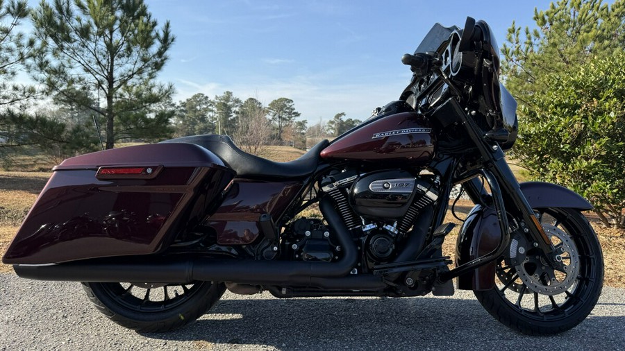 2018 Harley-Davidson® FLHXS Street Glide® Special