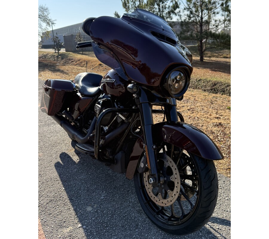 2018 Harley-Davidson® FLHXS Street Glide® Special