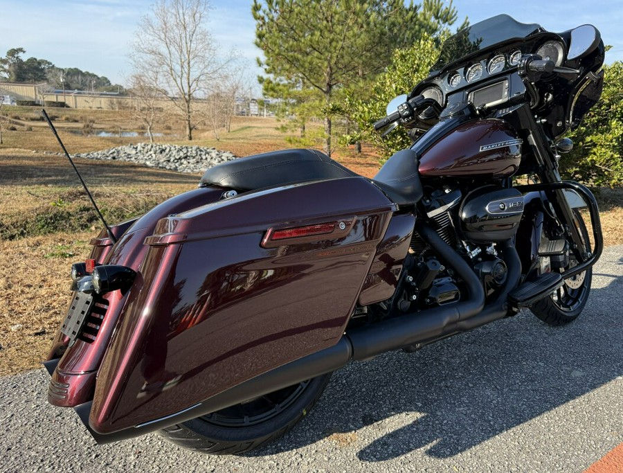 2018 Harley-Davidson® FLHXS Street Glide® Special