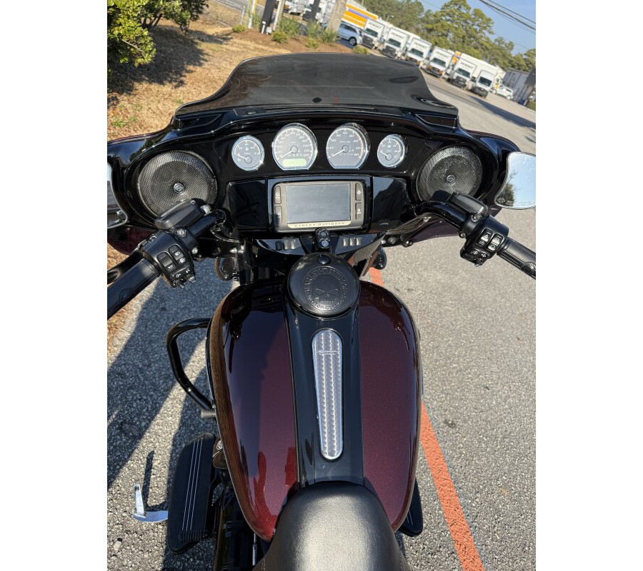 2018 Harley-Davidson® FLHXS Street Glide® Special