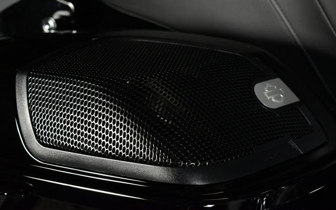 2022 Harley-Davidson Street Glide Special Vivid Black - Black Finish