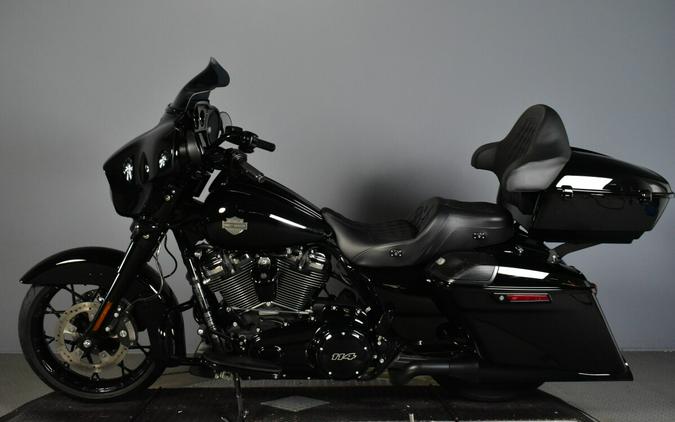 2022 Harley-Davidson Street Glide Special Vivid Black - Black Finish