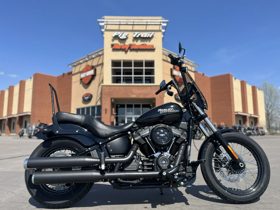 2019 Harley-Davidson® FXBB Street Bob® Vivid Black 039118