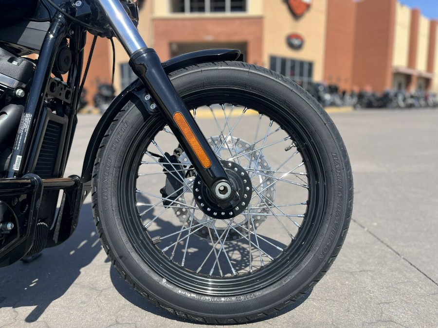 2019 Harley-Davidson® FXBB Street Bob® Vivid Black 039118