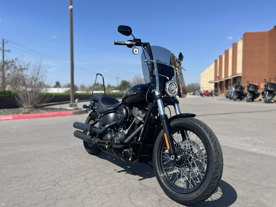 2019 Harley-Davidson® FXBB Street Bob® Vivid Black 039118