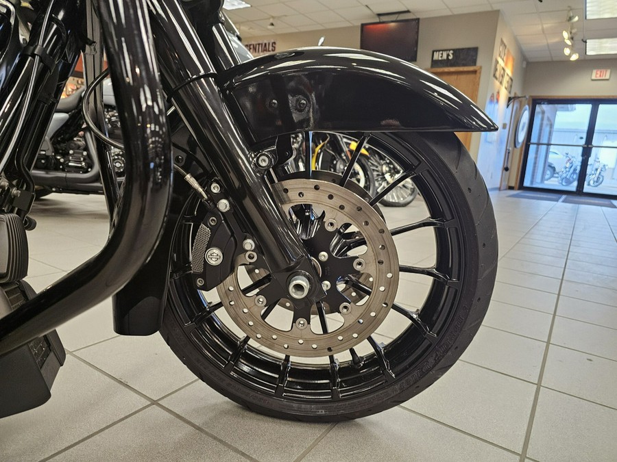 FLHXS 2018 Street Glide® Special