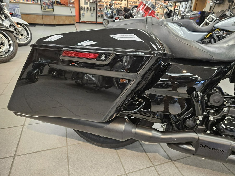 FLHXS 2018 Street Glide® Special