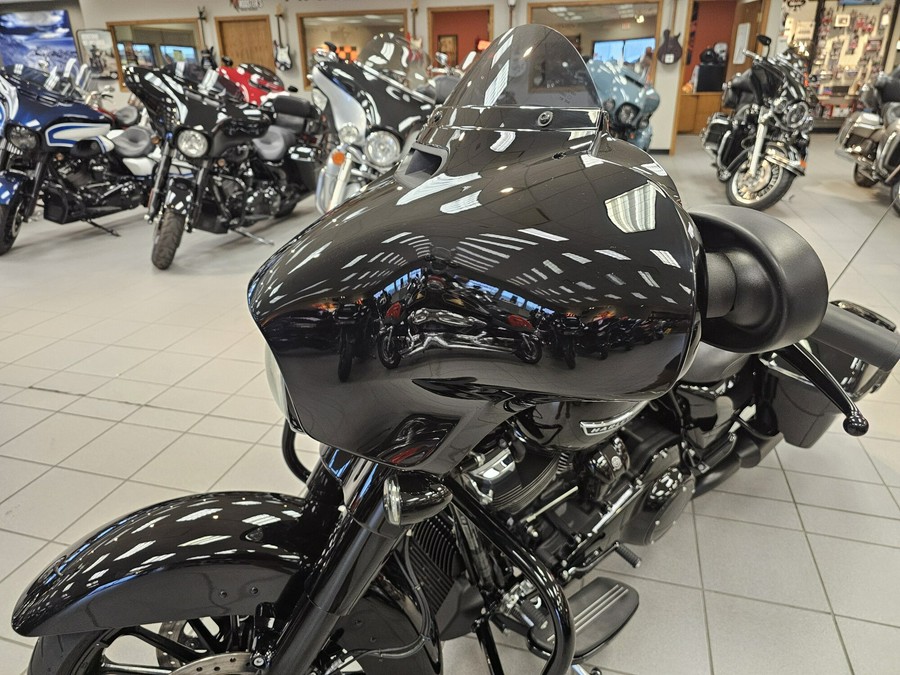 FLHXS 2018 Street Glide® Special